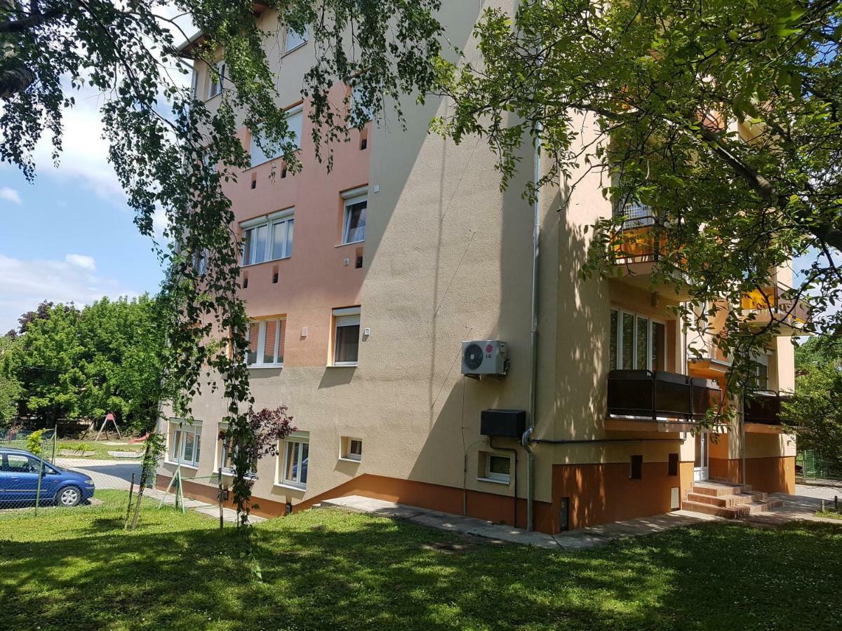 Bazsi Apartman 시오포크 외부 사진